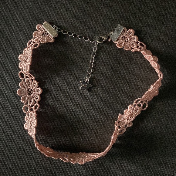 3 chokers - Picture 4 of 10